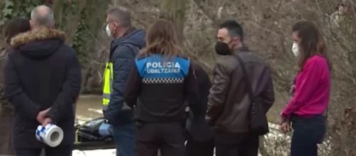 Los Bomberos sacaron el cuerpo del río Arga (Captura de pantalla de Navarra Televisión)