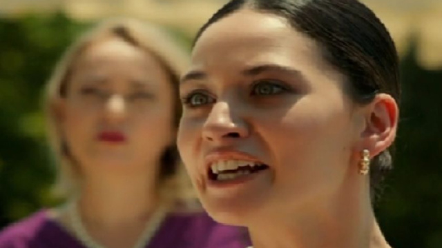 Betul minaccia Zuleyha in Terra amara (screenshot da ©Mediaset).