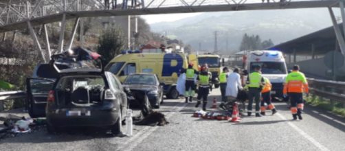 El accidente de tráfico tuvo lugar en el kilometro 5,500 en la carretera AS-117 (X, @112Asturias)