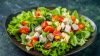 Ricetta, insalata estiva con 5 varianti semplici e gustose: c'è anche quella ceci e tonno
