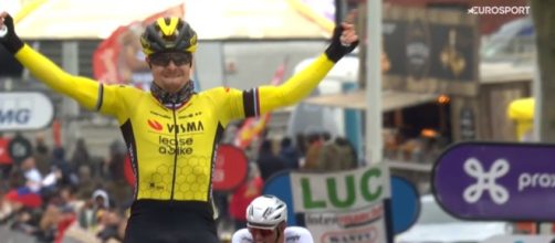 Ciclismo, Het Nieuwsblad: domina la Visma, vittoria a sorpresa di Jan Tratnik (Video)