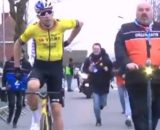 Ciclismo: Wout van Aert vince la Kuurne dopo più di 80 km di fuga, secondo Wellens