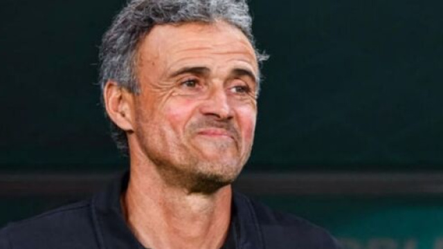 Luis Enrique en forme pour ses débuts au PSG. (screenshot Twitter - @ActuFoot_)