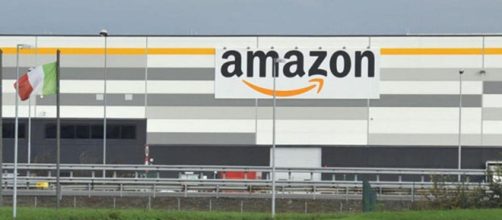 Amazon cerca magazzinieri: stipendio lordo d'ingresso di 1.764 euro