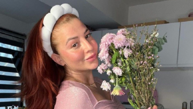 Evy a révélé avoir vécu une courte relation avec Michaël Youn (Screenshoot Instagram @evy_melaa)