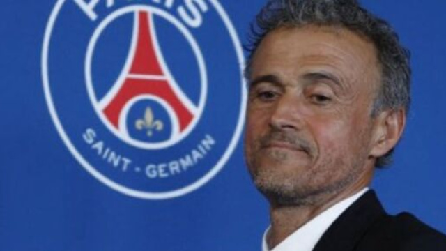 Luis Enrique en forme pour ses débuts au PSG. (screenshot Twitter - @Paris_SGINFOS)