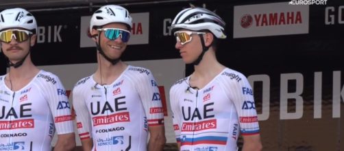 Tadej Pogacar al via della Volta Catalunya © Screenshot Eurosport.