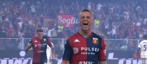 Albert Gudmundsson, attaccante del Genoa - Screenshot © DAZN.