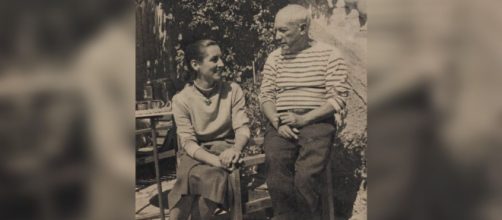 Gilot and Picasso in 1952 (Image source: Wikimedia Commons)