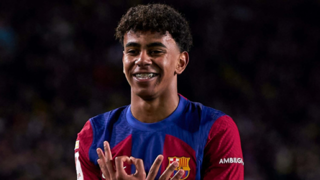 Lamine Yamal avec le FC Barcelone (capture X Instant Foot)