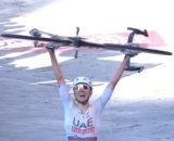 Ciclismo: Tadej Pogacar trionfa a Siena: impresa dopo ottanta km di fuga solitaria (Video)