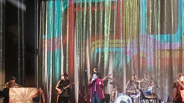 Sal da vinci alla prima del suo spettacolo Sal Da Vinci stories all'Augusteo. Foto di Giusy Veronica Lamanuzzi