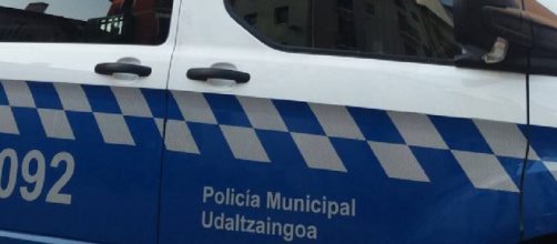 La Policía Municipal de Pamplona encontró el cuerpo en una vivienda del barrio de San Juan (X@PoliciaIrunaPM)