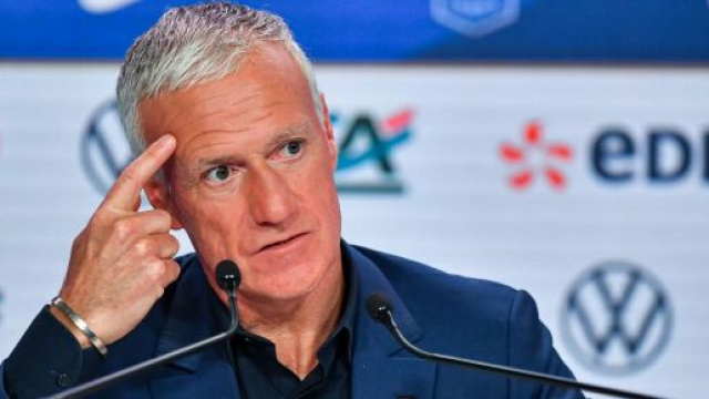 Deschamps amer sur l'arbitrage lors de France-Argentine. (crédit Twitter @MercatoPlein)