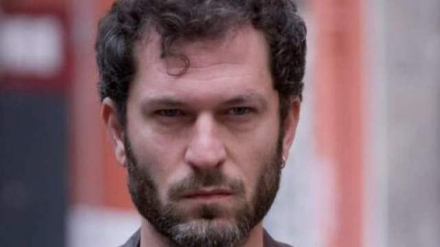 Edoardo Sabbiese (Fiorenzo Madonna) in una scena di Un posto al sole &copy; Rai 3.