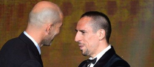 Zidane et Ribéry (capture X @minutefootball)