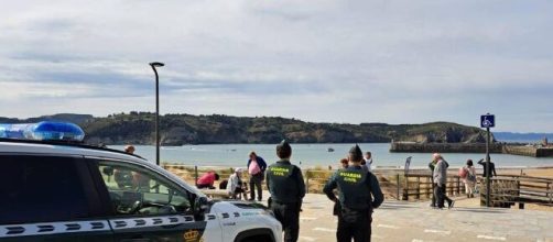 La Guardia Civil de Tarragona informó que un menor y un turista alemán de 32 años fueron arrastrados por las olas (X @guardiacivil)