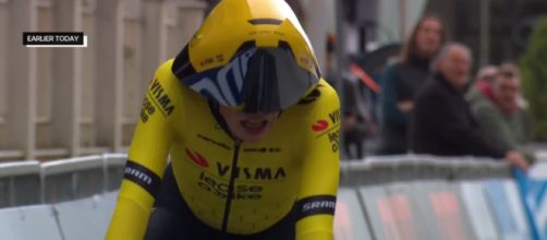 La Visma alla Tirreno con un nuovo casco: 'È completamente diverso dagli altri' (Video)