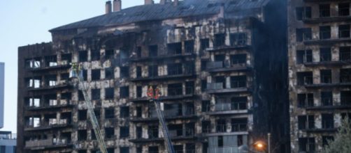 La Policía Nacional y la Local han aumentado la seguridad en la zona de Campanar (X, @bomberosvlc)