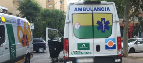 Dos niñas fueron trasladadas a un hospital (X @EmergenciasSev)