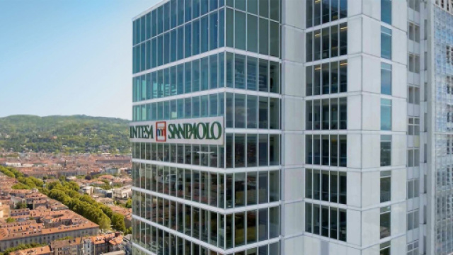 Intesa Sanpaolo cerca personale per lavoro d'ufficio: cv online
