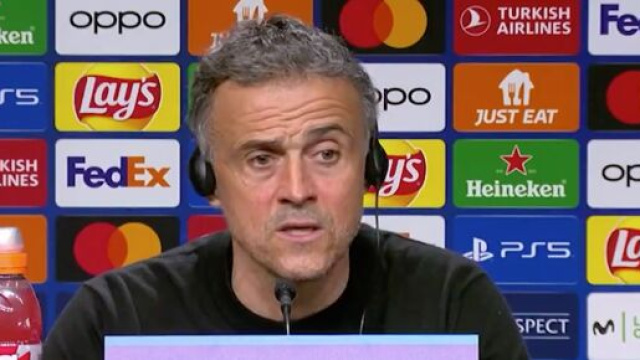 Luis Enrique en forme pour ses débuts au PSG. (screenshot Twitter - @beinsports)