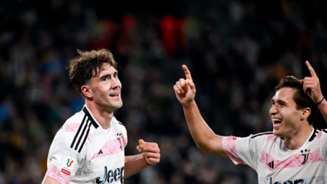 Dusan Vlahovic e Federico Chiesa, attaccanti Juventus ©️ foto presa da profili X Juventus