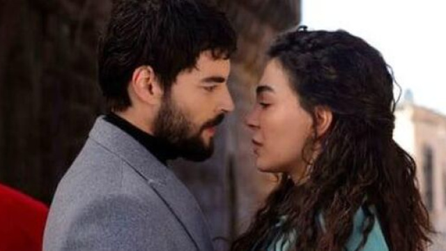 In foto Miran e Reyyan nella soap Hercai, © Real Time