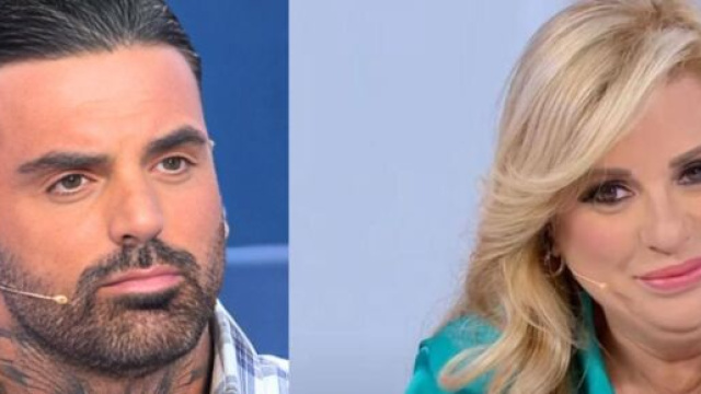 Tina Cipollari e Mario Cusitore durante una puntata di Uomini e donne © Canale 5.