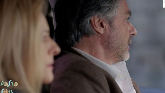 Michele e Silvia in auto - Un posto al sole - screenshot © Rai 3.