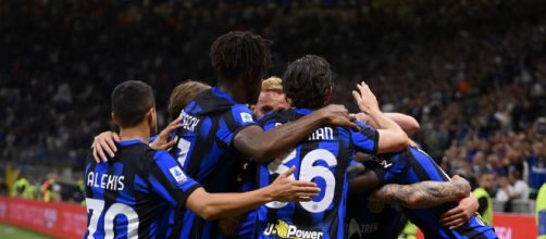 Inter con la rosa lunga © profilo Inter fb