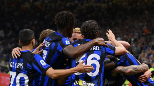 Inter con la rosa lunga &copy; profilo Inter fb