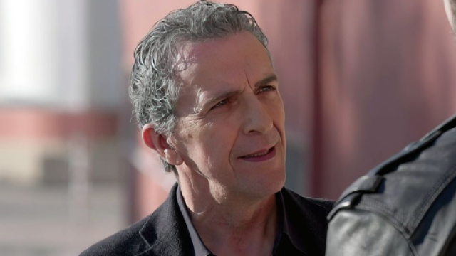 L'ispettore Elio Schipa (Marco Zangardi) - screenshot di &copy; Un Posto al Sole Rai