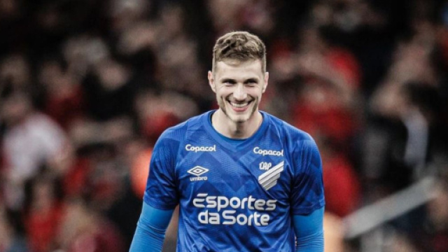 Bento con la maglia dell'Atletico Paranaense - Instagram Ufficiale Bento &copy;