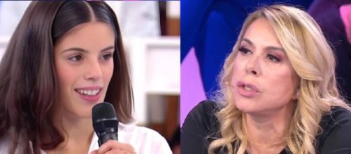 In foto Gaia e Anna Pettinelli (screenshoot © Canale 5).