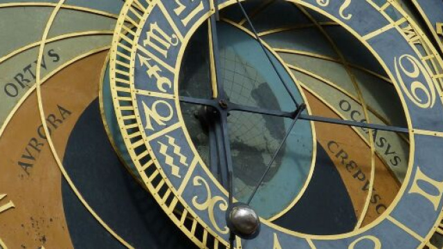 Orologio astronomico (© Immagine di Pixabay).