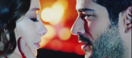 Nihan e Kemal in scena, screenshot © Endless Love