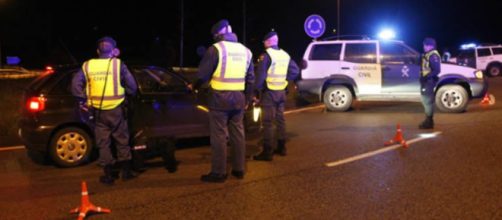 Varios conductores alertaron de que había un hombre ensangrentado y con un hacha en la N-630 (X, @guardiacivil)