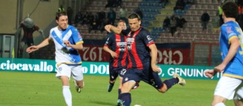 Il difensore del Crotone, Davide Bove - © FcCrotone