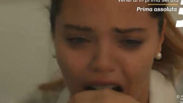 In foto Zuleyha nella soap Terra amara © Canale 5.