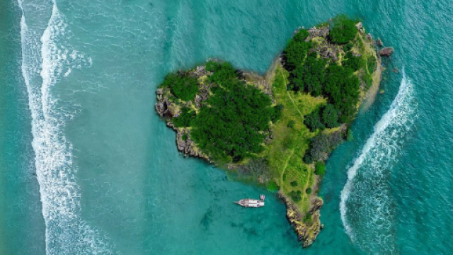 Isola a forma di cuore © Pixabay.