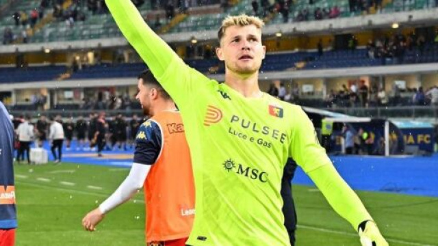 Martinez con la maglia del Genoa - Instagram &copy; Martinez