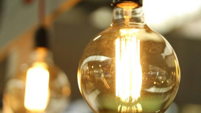 Una lampadina accesa, immagine di © Pexels