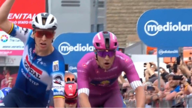 Tim Merlier e Jonathan Milan - Screenshot © Eurosport
