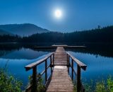 Luna e ponte di legno @ Wikimedia commons