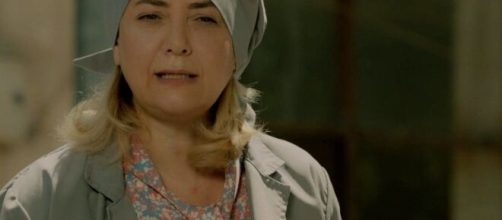 Il personaggio di Sermin in una scena di Terra amara © Canale 5.