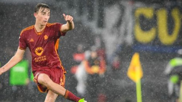 Dean Huijsen con la maglia della Roma - Foto profilo Instagram © deanhuijsen.