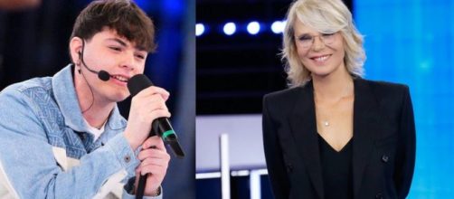 L'allievo Petit e Maria De Filippi - screenshot Amici © Canale 5.