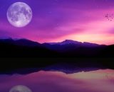 Cielo rosa con luna piena © Pixabay