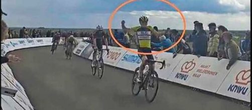 Ciclismo, il vincitore dei Campionati olandesi declassato - Screenshot © Courage Events